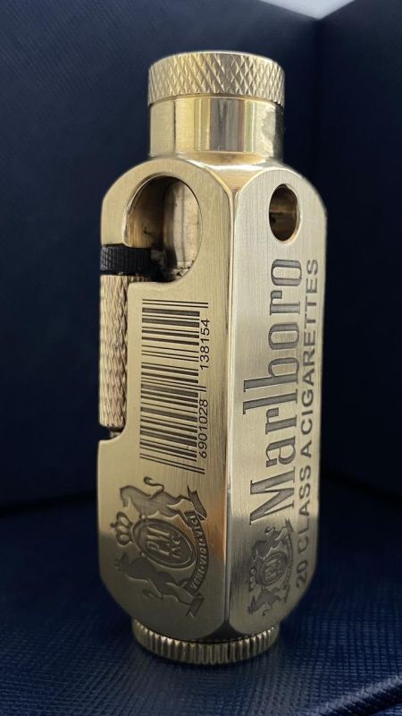 Зажигалка бензиновая  модель MARLBORO
