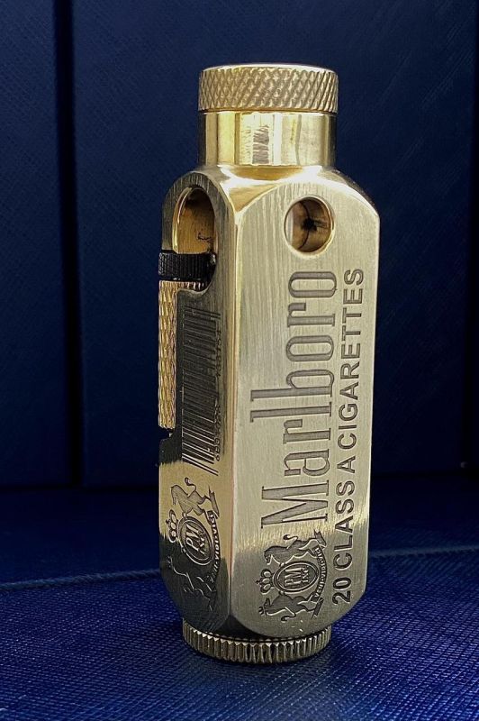 Зажигалка бензиновая  модель MARLBORO
