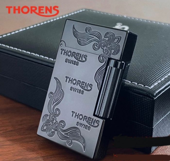 Эксклюзивная газовая зажигалка Thorens с изысканной гравировкой черная
