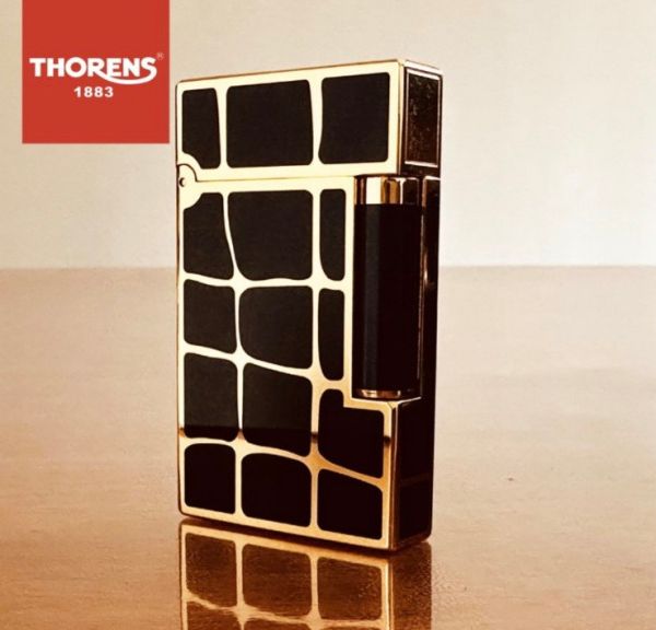 Премиальная газовая зажигалка Thorens с геометрическим черно-золотистым узором