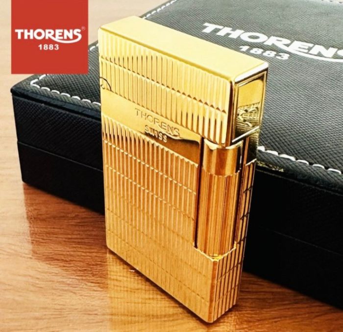 Премиальная Газовая Зажигалка Thorens с уникальной рельефной поверхностью золотистая