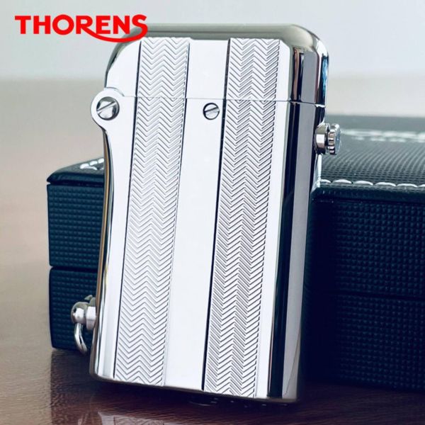 Изысканная бензиновая зажигалка Thorens с уникальной гравировкой «елочка» (Chevron)