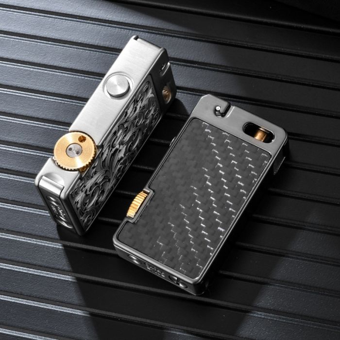Бензиновая зажигалка Chief в стиле High-Tech Carbon