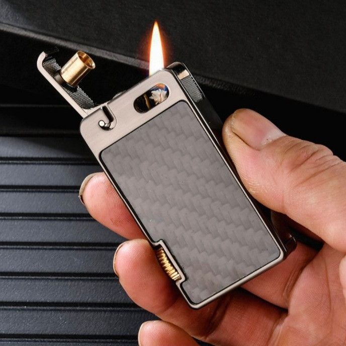 Бензиновая зажигалка Chief в стиле High-Tech Carbon