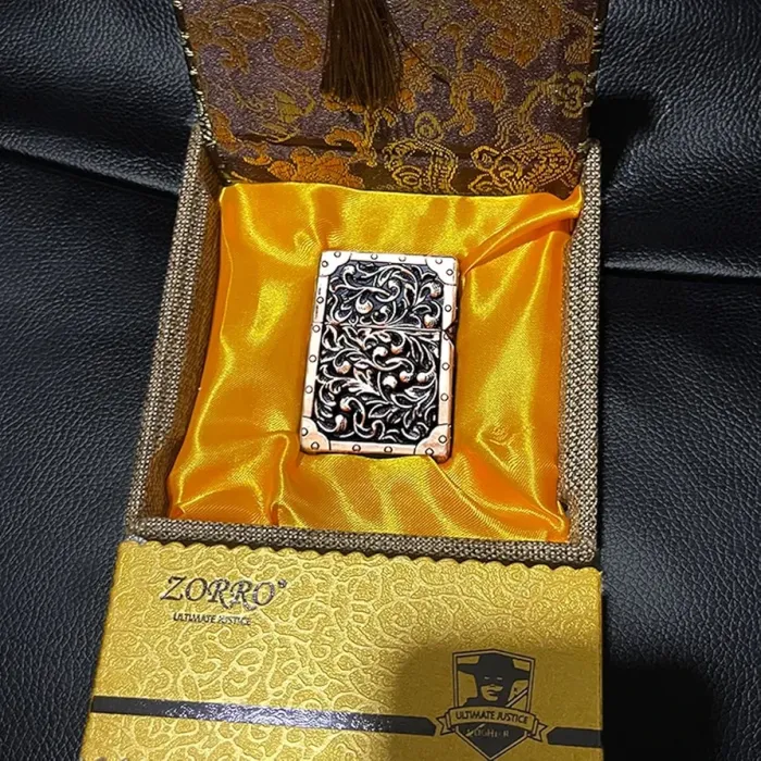 Бензиновая зажигалка Zorro «The Holy Bible» (Святое Письмо) – Коллекционное издание Серебристая