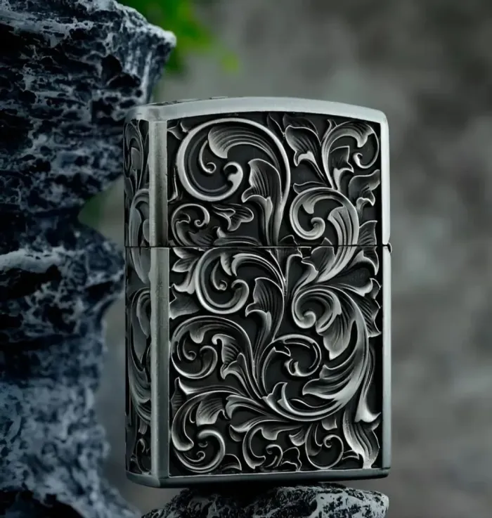 Бензиновая зажигалка Zorro "Antique Brass" с художественной гравировкой Серебриста