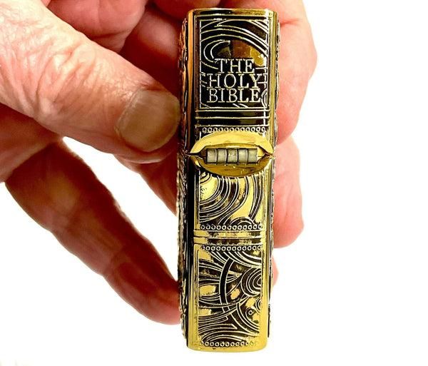 Бензиновая зажигалка Zorro «The Holy Bible» (Святое Письмо) – Коллекционное издание Золотистая
