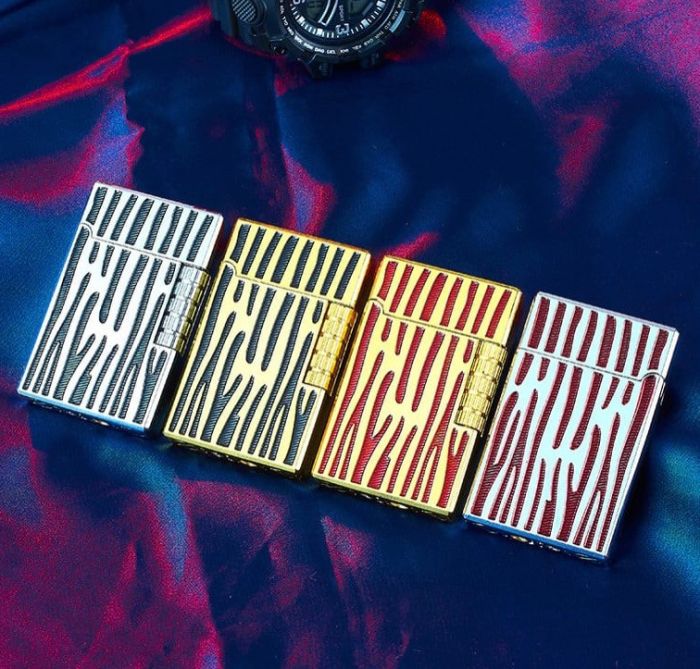 Элегантная газовая зажигалка Classic Lighter с фирменным кликом (Red/Gold)