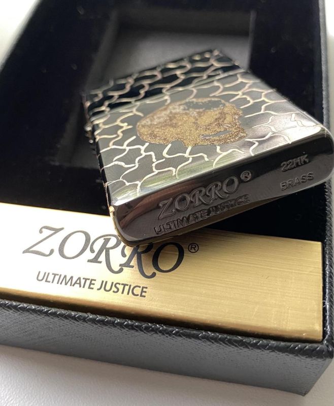 Бензиновая зажигалка Zorro «Череп» в фирменной подарочной коробке