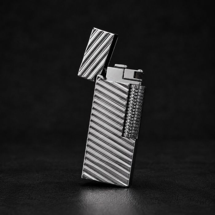 Бензиновая зажигалка Zorro 728 Premium в подарочной упаковке - Серебристая с диагональным рельефом