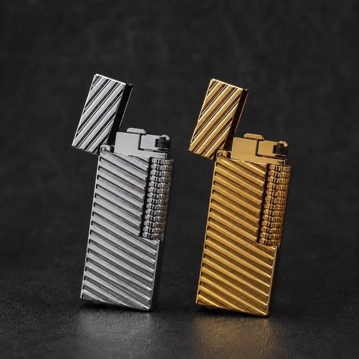 Бензиновая зажигалка Zorro 728 Premium в подарочной упаковке - Серебристая с диагональным рельефом