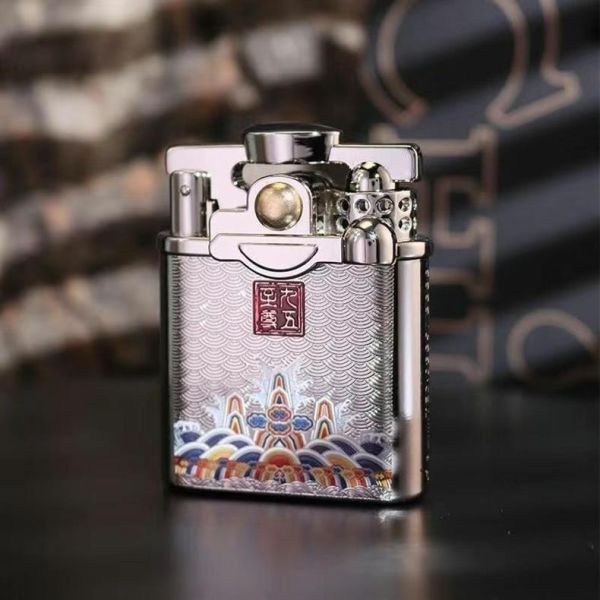 Эксклюзивная бензиновая зажигалка Chief украшена текстурным узором