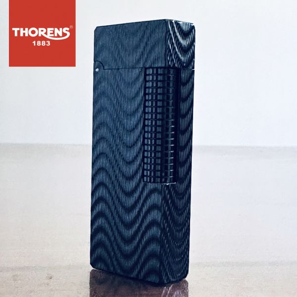 Элегантная газовая зажигалка Thorens с узором волны черная
