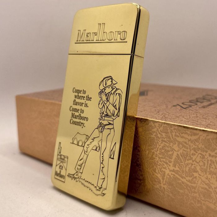 Бензинова запальничка Zorro "Marlboro Country" Gold