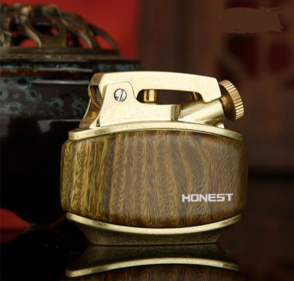 Бензиновая зажигалка HONEST