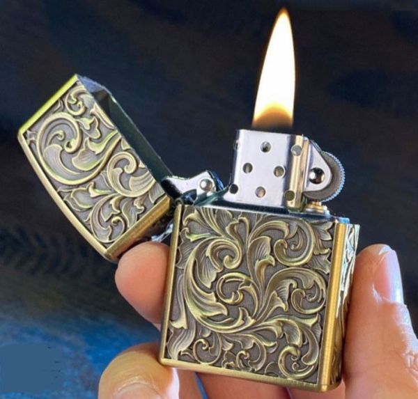 Бензиновая зажигалка Zorro "Antique Brass" с художественной гравировкой Золотистая