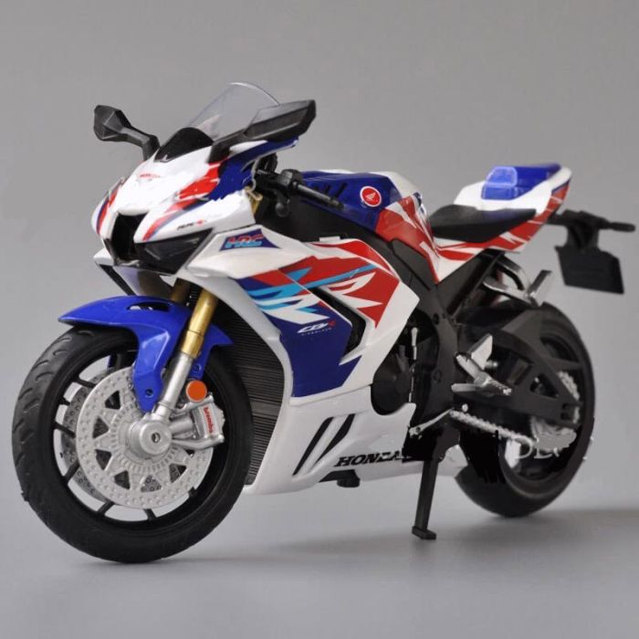 Коллекционная модель мотоцикла Honda CBR1000RR-R Fireblade SP (30th Anniversary)