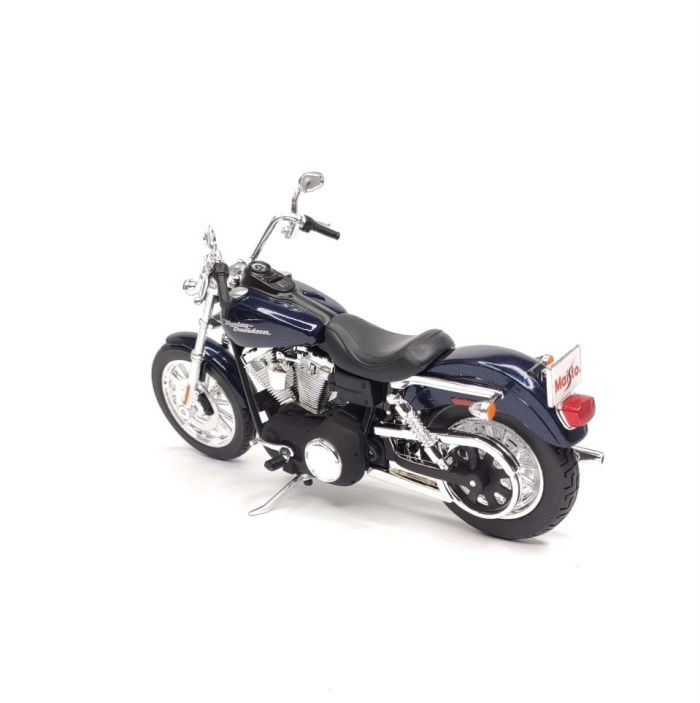 Коллекционная модель мотоцикла Maisto Harley-Davidson 2006 FXDBI Dyna Street Bob (1:12)