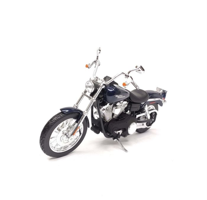 Коллекционная модель мотоцикла Maisto Harley-Davidson 2006 FXDBI Dyna Street Bob (1:12)
