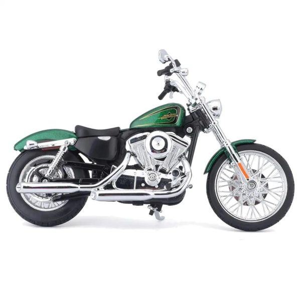 Коллекционная модель мотоцикла Maisto Harley-Davidson 2013 XL 1200V Seventy-Two (1:12)