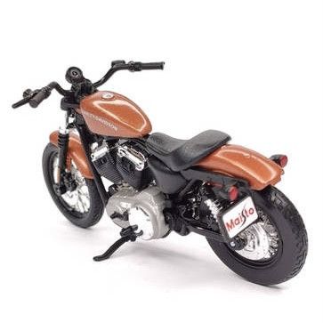 Коллекционная модель мотоцикла Maisto Harley-Davidson 2007 XL 1200N Nightster (1:18)