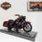 Коллекционная модель мотоцикла Harley-Davidson 2017 Road King Special (1:18) от Maisto