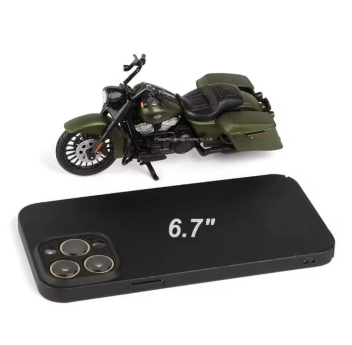 Коллекционная модель мотоцикла Maisto Harley-Davidson 2022 Road King Special (1:18)