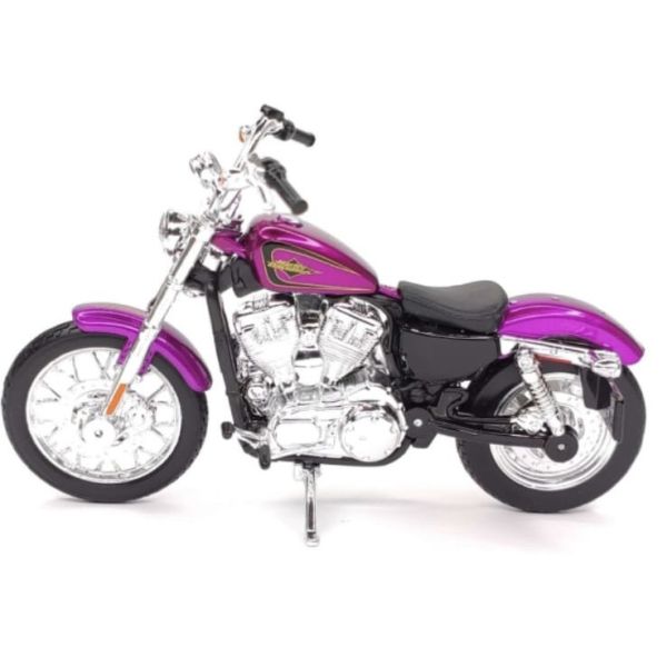 Масштабная модель мотоцикла Harley-Davidson 2013 XL1200V Seventy-Two (1:18) от Maisto