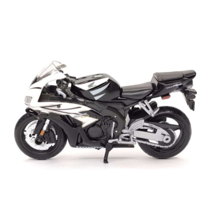 Коллекционная модель мотоцикла Honda CBR1000RR Fireblade (Maisto, 1:18)