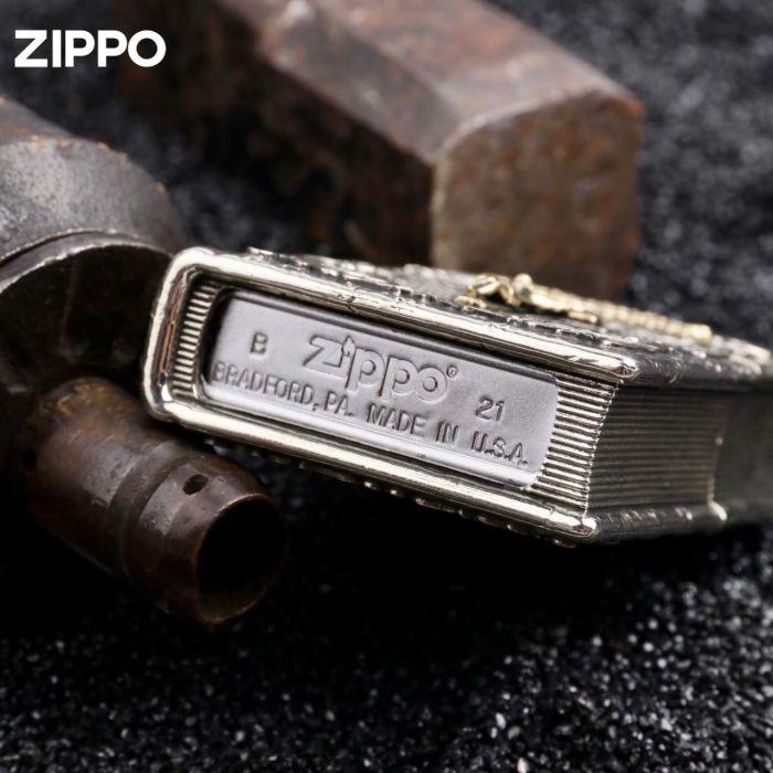 Эксклюзивная бензиновая зажигалка Zippo "Holy Bible" - Коллекционная модель в деревянном боксе