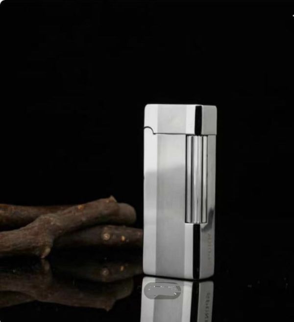Элегантная газовая зажигалка Spunk в классическом серебристом цвете