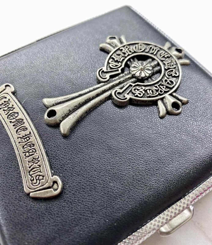 Футляр металлический с экокожей (на 20 сигарет), черный с крестом