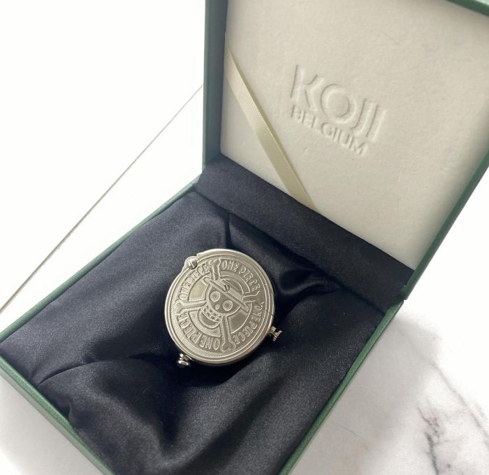 Бензиновая зажигалка Koji "One Piece" - Коллекционная круглая зажигалка в подарочной коробке