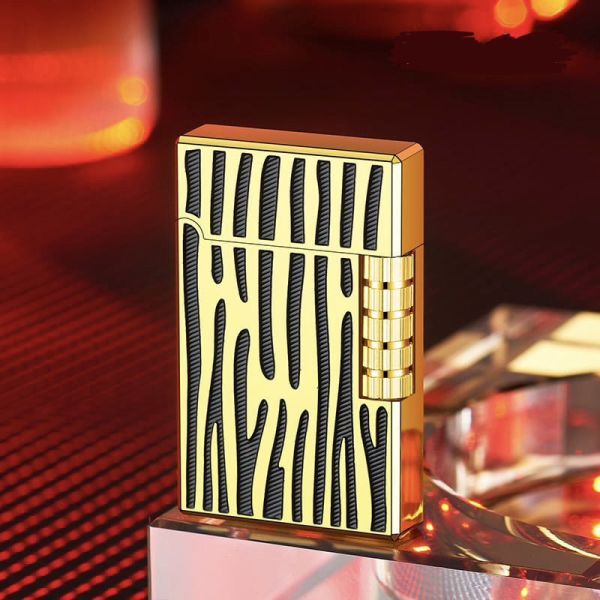 Элегантная газовая зажигалка Classic Lighter с фирменным кликом (Black/Gold)