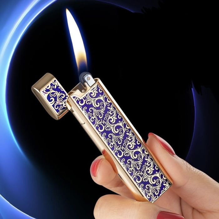Подарочная газовая зажигалка с изысканным узором (фиолетовая с золотом)