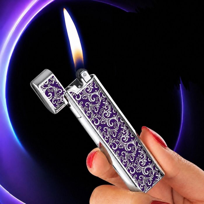 Подарочная газовая зажигалка с изысканным узором (фиолетовая с серебром)